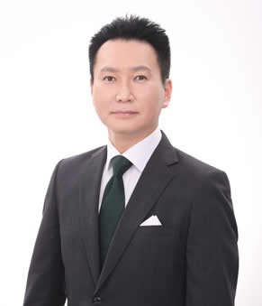 シニアマネジャー　岡田　直久